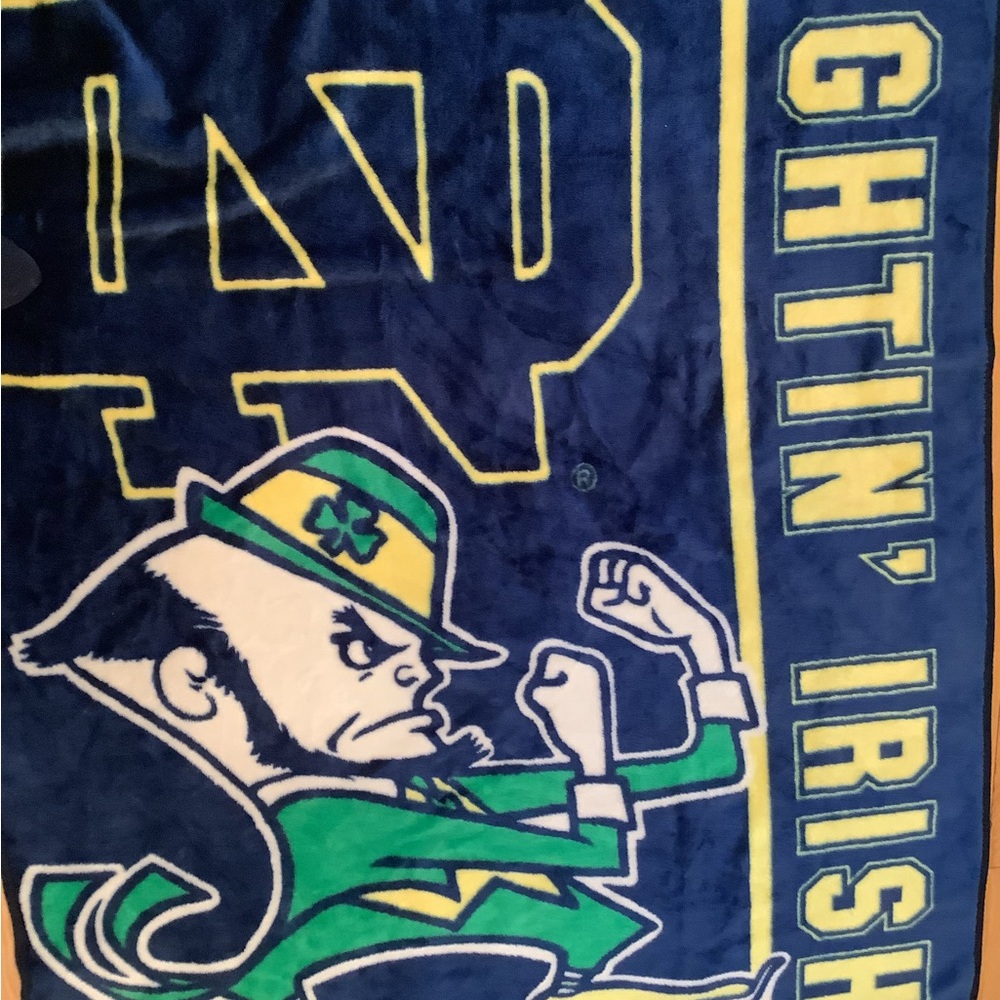 Northwest Navy, Green and Yellow Fighting Irish Throw Blanket